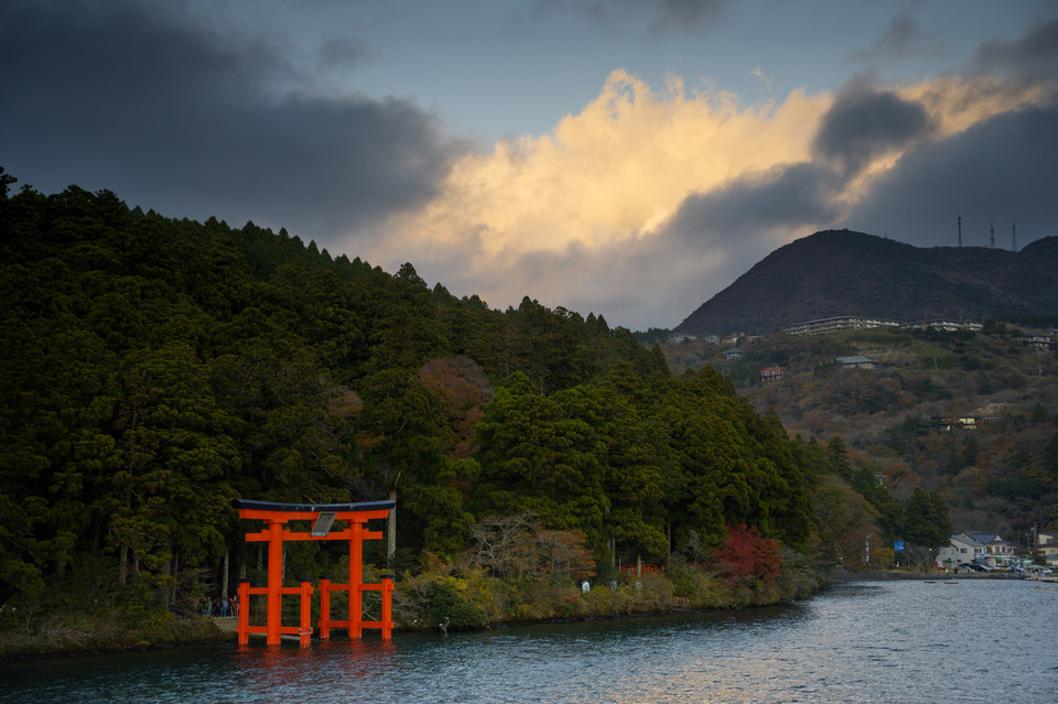 Hakone Shrine - Heiwa no Torii