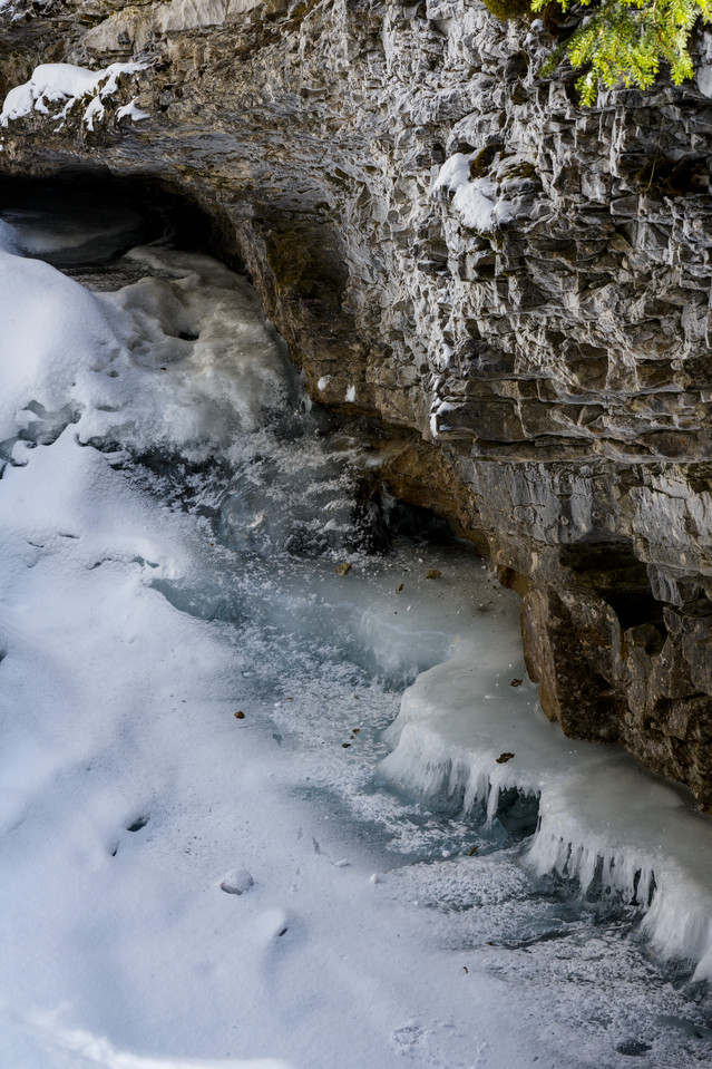 Johnston Canyon - Frozen River