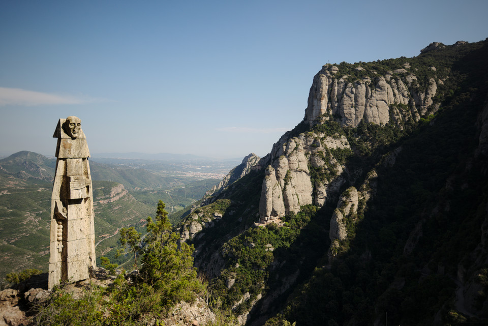 Montserrat - Statue
