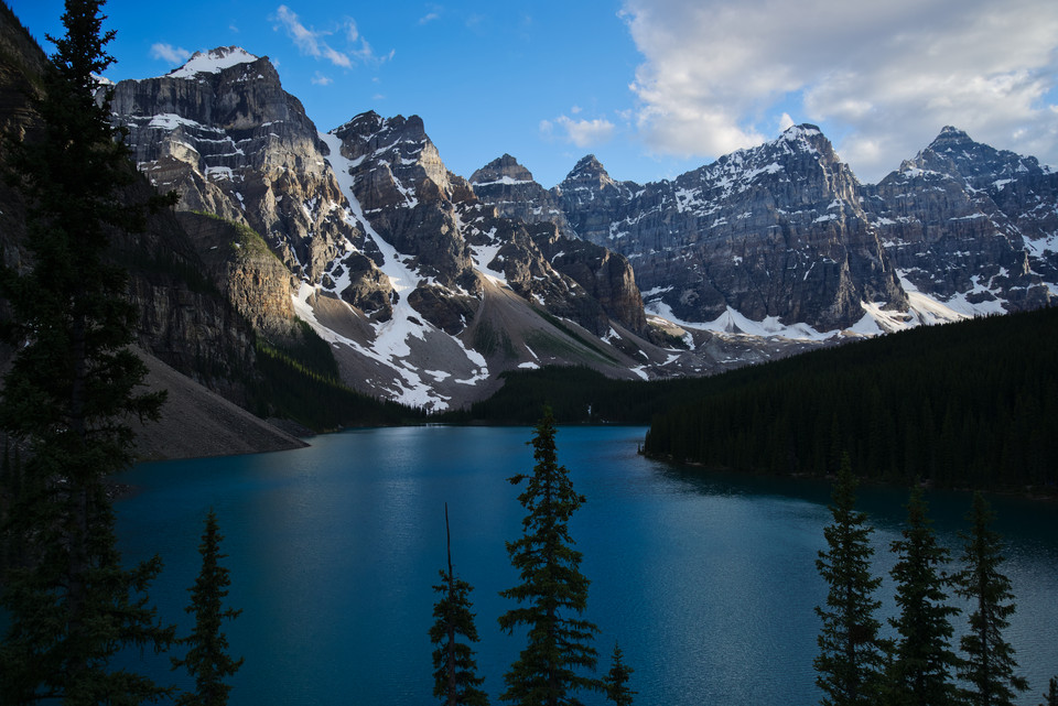 Moraine Lake   Mountains and Lake thumb