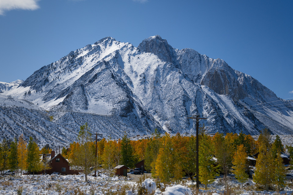 Highway 395 - Snowy Town