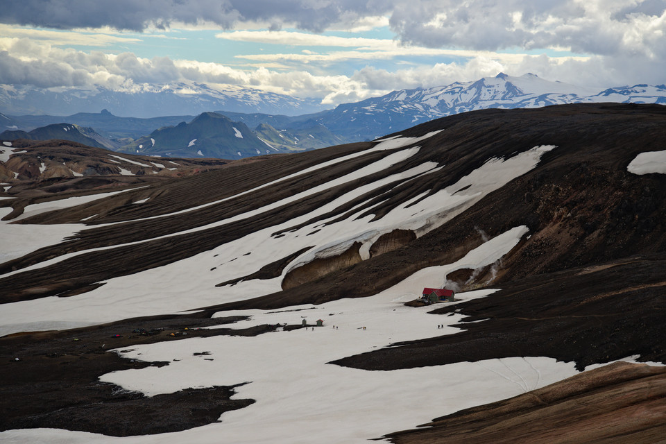 Hrafntinnusker - Nestled Behind the Mountains