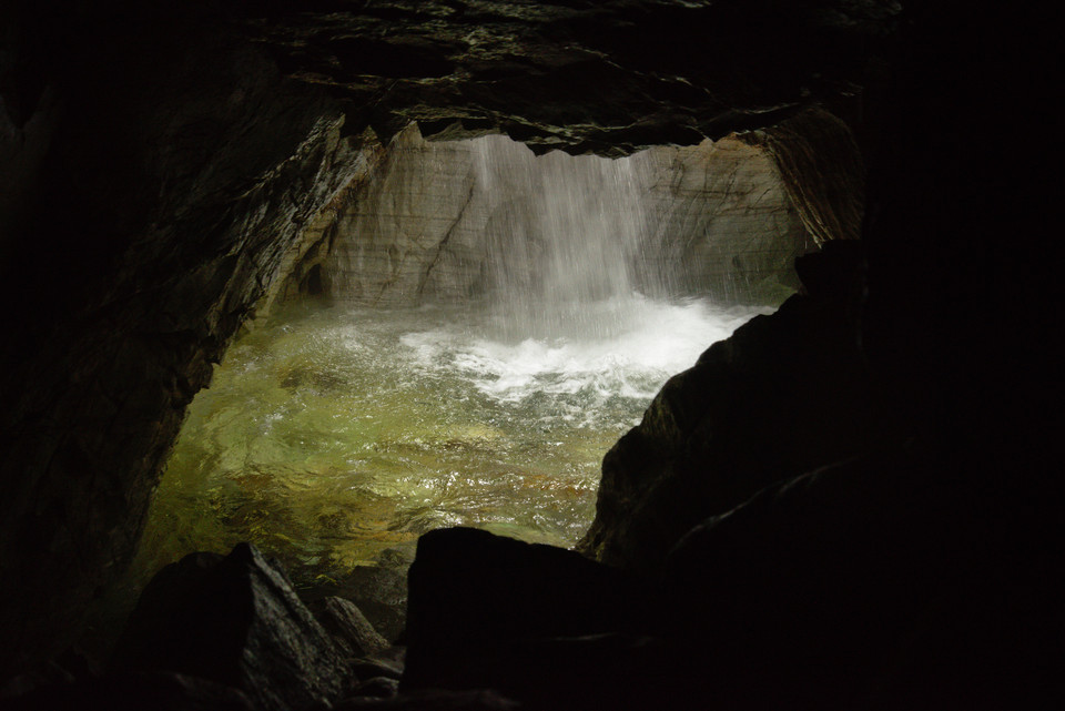 Trollkirka - Marble Waterfall I