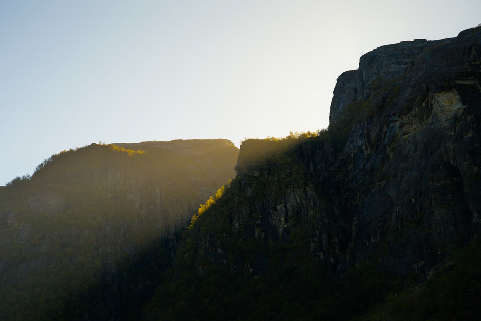 Botnen - Shining Cliffs