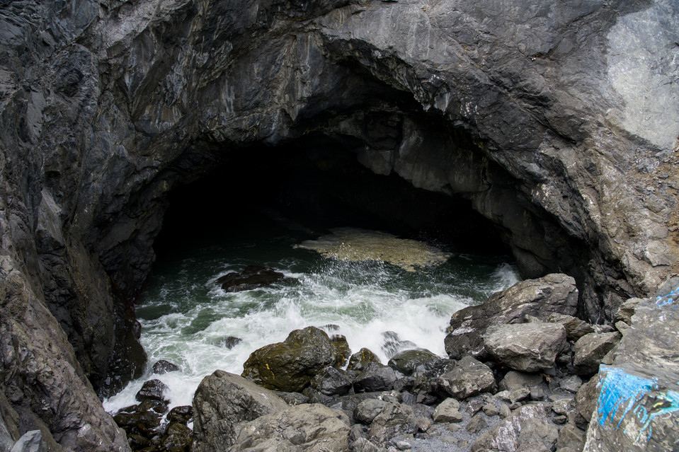 Sisters Rock - Flooded Cave