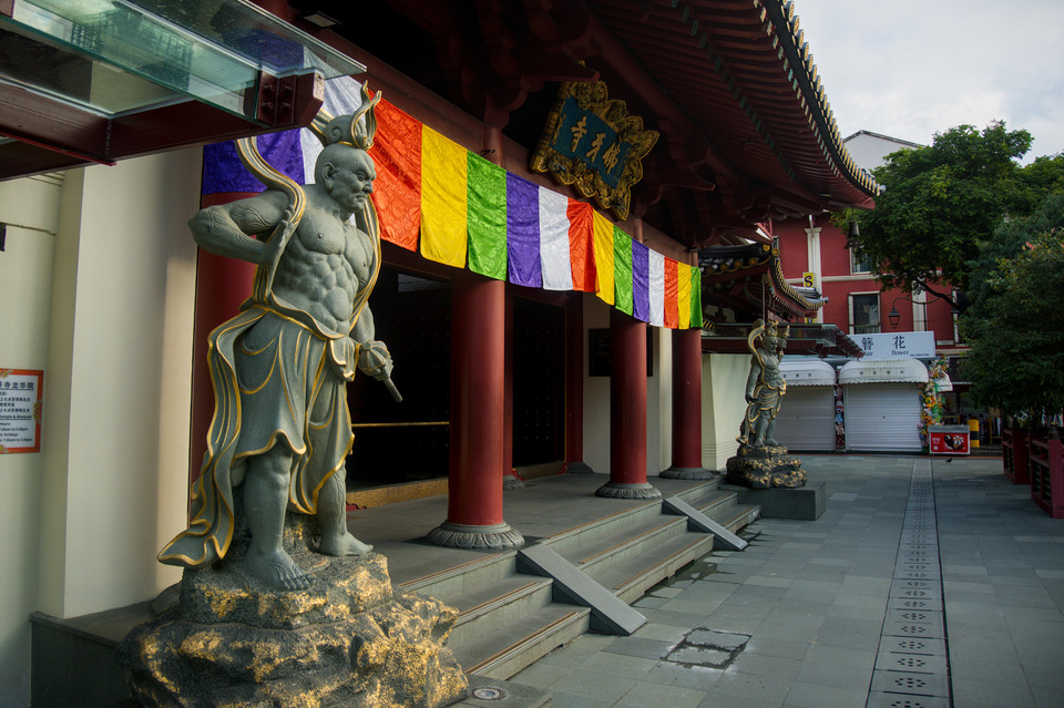 Chinatown - Buddha Tooth Relic Temple Guardians