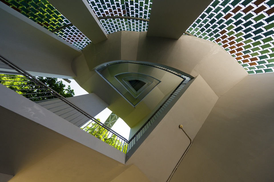 Sentosa - Looking Up
