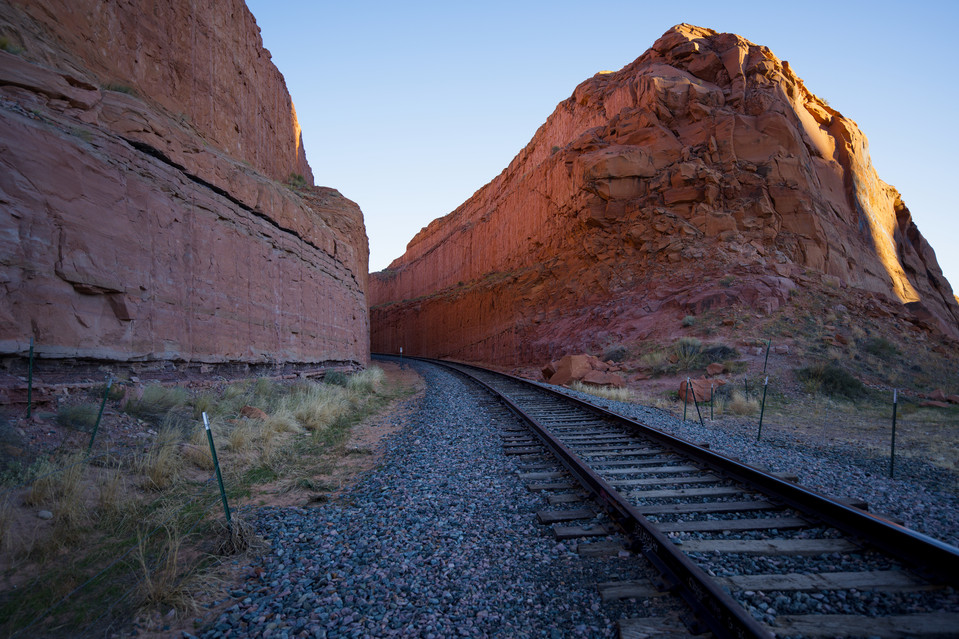 Corona Arch - Stone Locomotive
