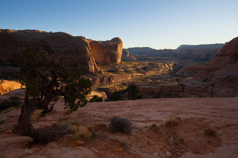 Corona Arch - Valley View